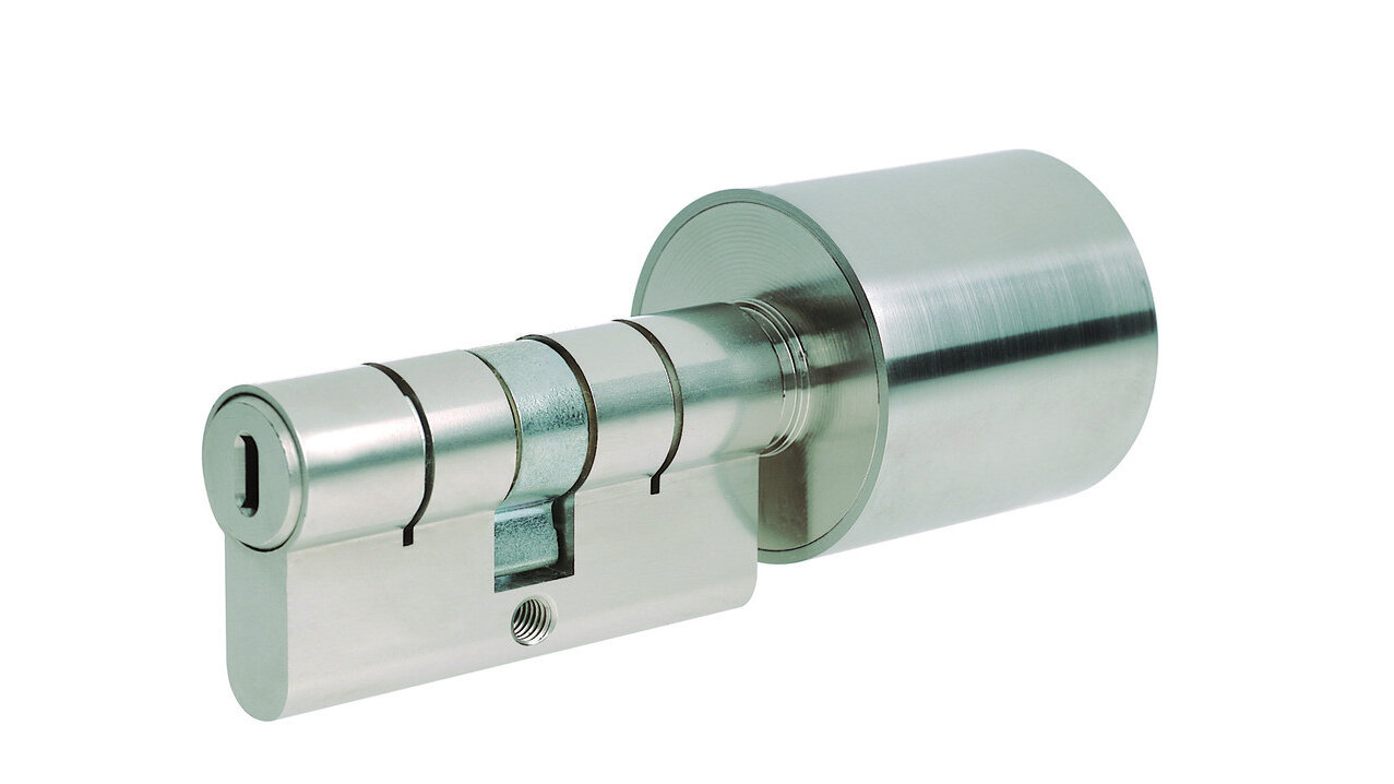 Electronic locking cylinders from OPERTIS also for emergency exit route doors